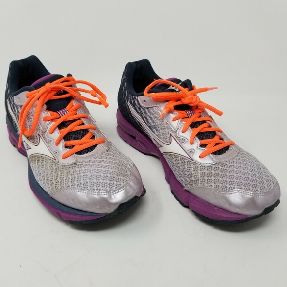 mizuno wave rider 19 canada